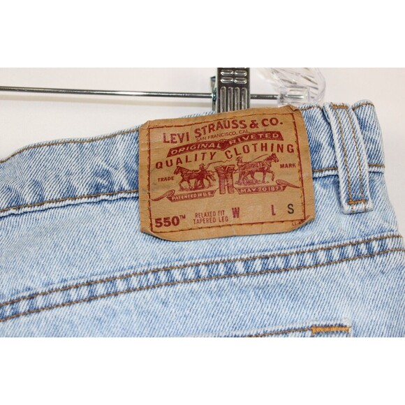 VTG Levi's 550 Relax fit Tapered Leg Light Blue Women's Jeans 22W - Picture 9 of 11